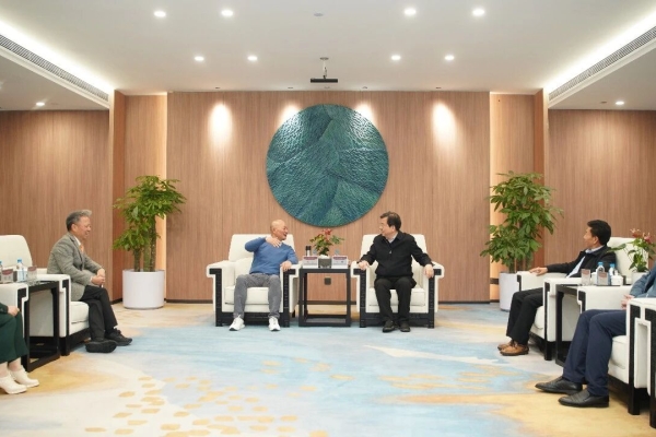 湖南省政协副主席、、省工商联主席张健一行走访慰问象魔眼科：锚定产业链高地，，，推动湖南高质量发展